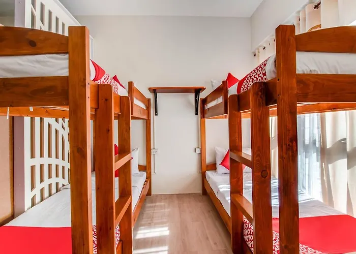 Oyo 263 Vinia Residences ホテル 2*